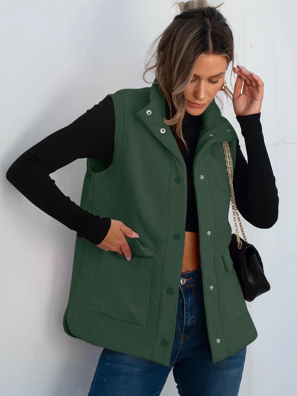 ANRABESS Womens Fuzzy Fleece Vest Sleeveless Casual Warm Button Down Sherpa Jackets Outerwear With Pockets Winter Fashion