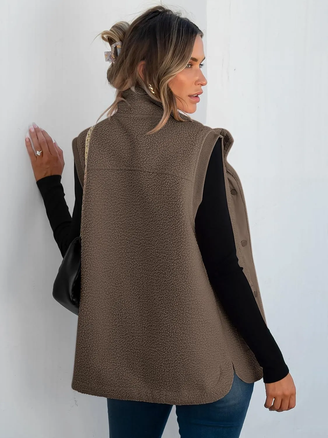 ANRABESS Womens Fuzzy Fleece Vest Sleeveless Casual Warm Button Down Sherpa Jackets Outerwear With Pockets Winter Fashion