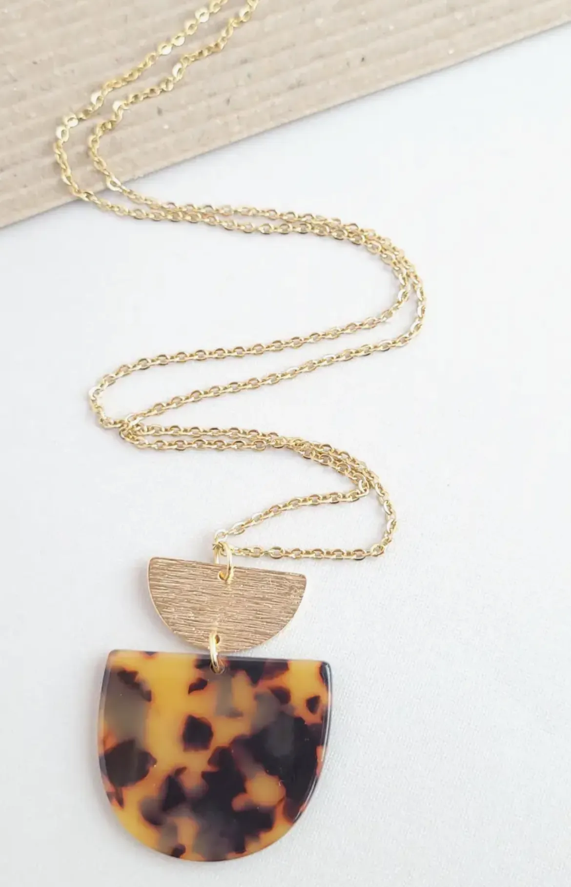 Harper Necklace-Tortoise