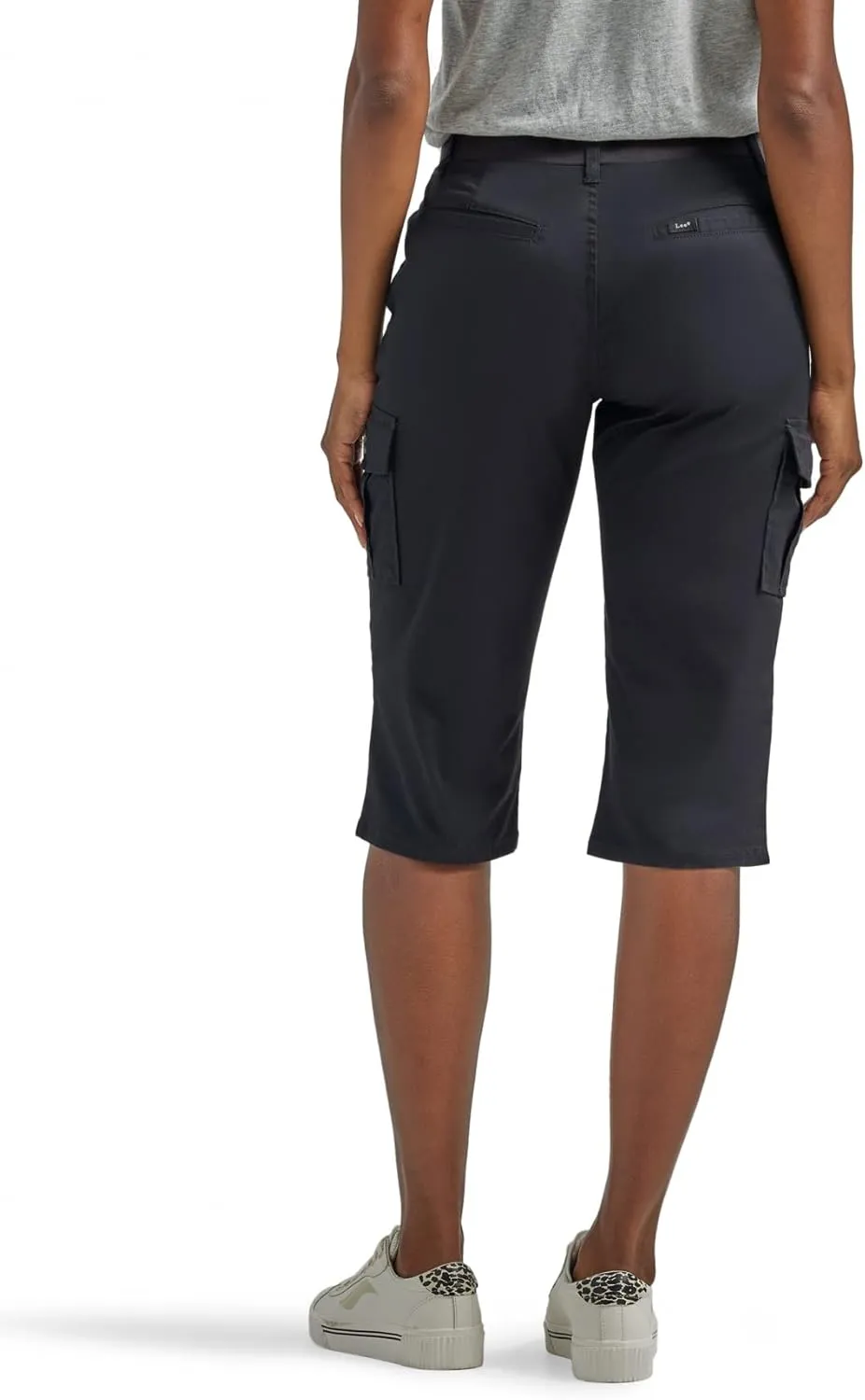Lee Women's Flex-to-go Mid-Rise 17" Cargo Skimmer Capri Pant