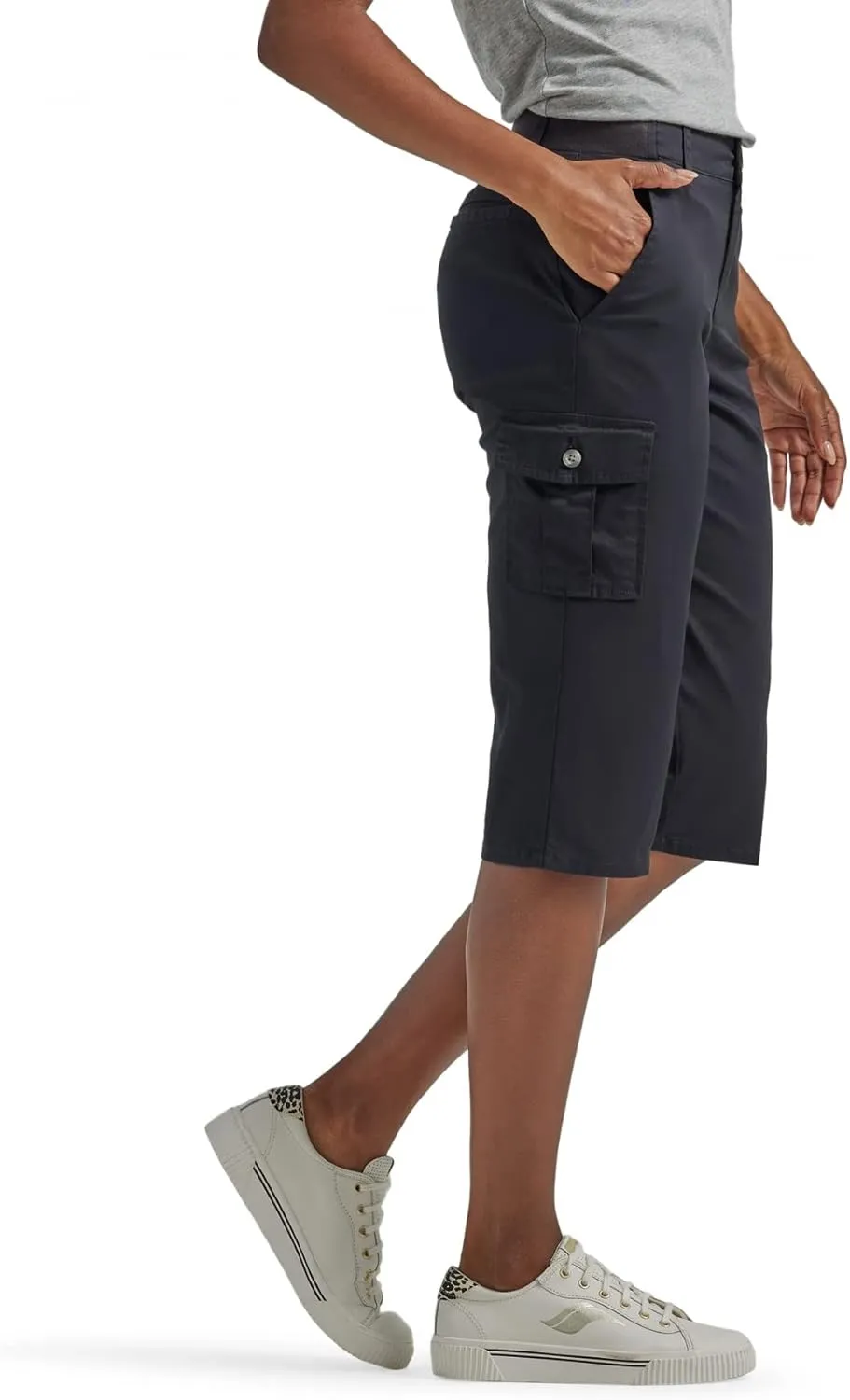 Lee Women's Flex-to-go Mid-Rise 17" Cargo Skimmer Capri Pant