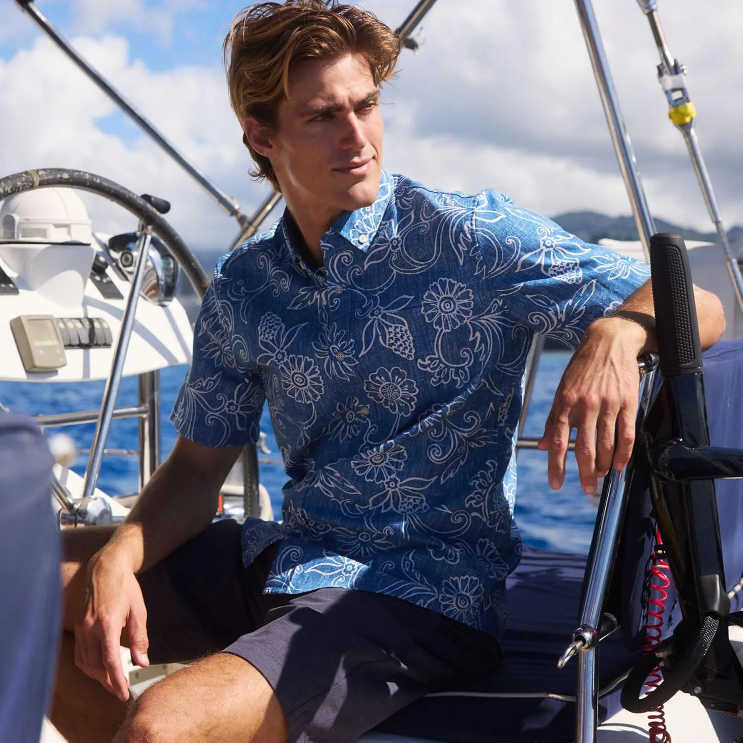 Reyn Spooner Floral Hawaiian Aloha Shirt - Tailored Button Front