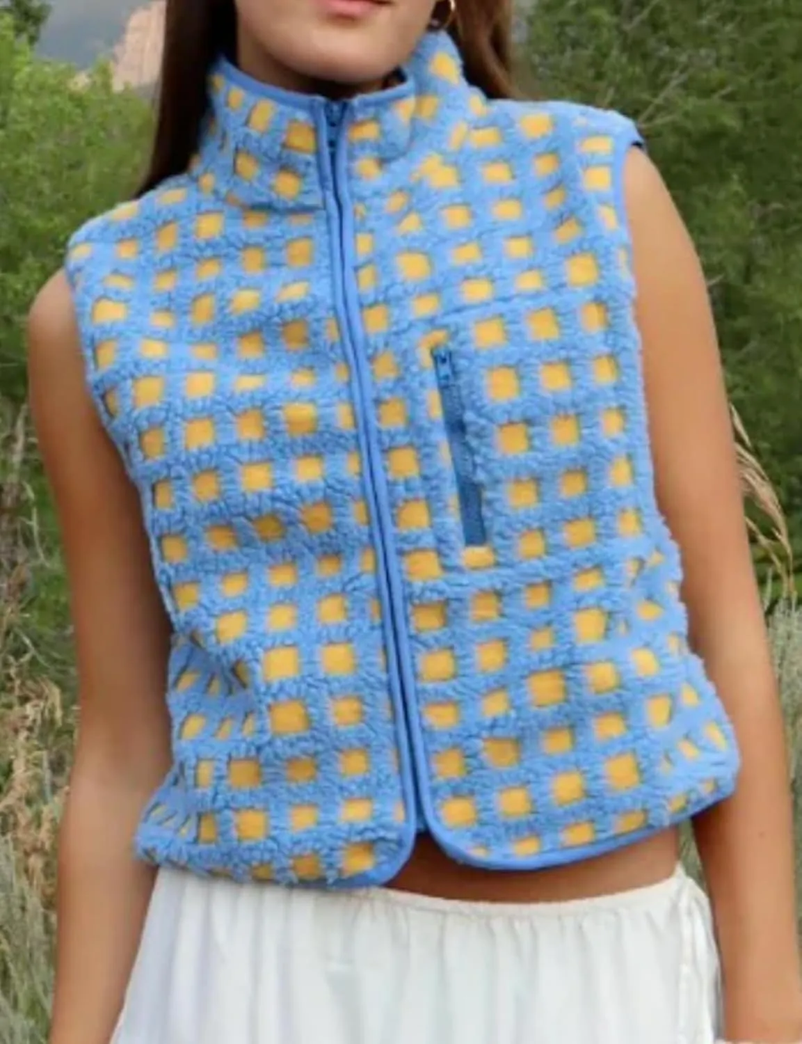 Womens Sleeveless Checkered Sherpa Vest with Pocket Zip Up Fleece Crochet Collar for Style Comfort