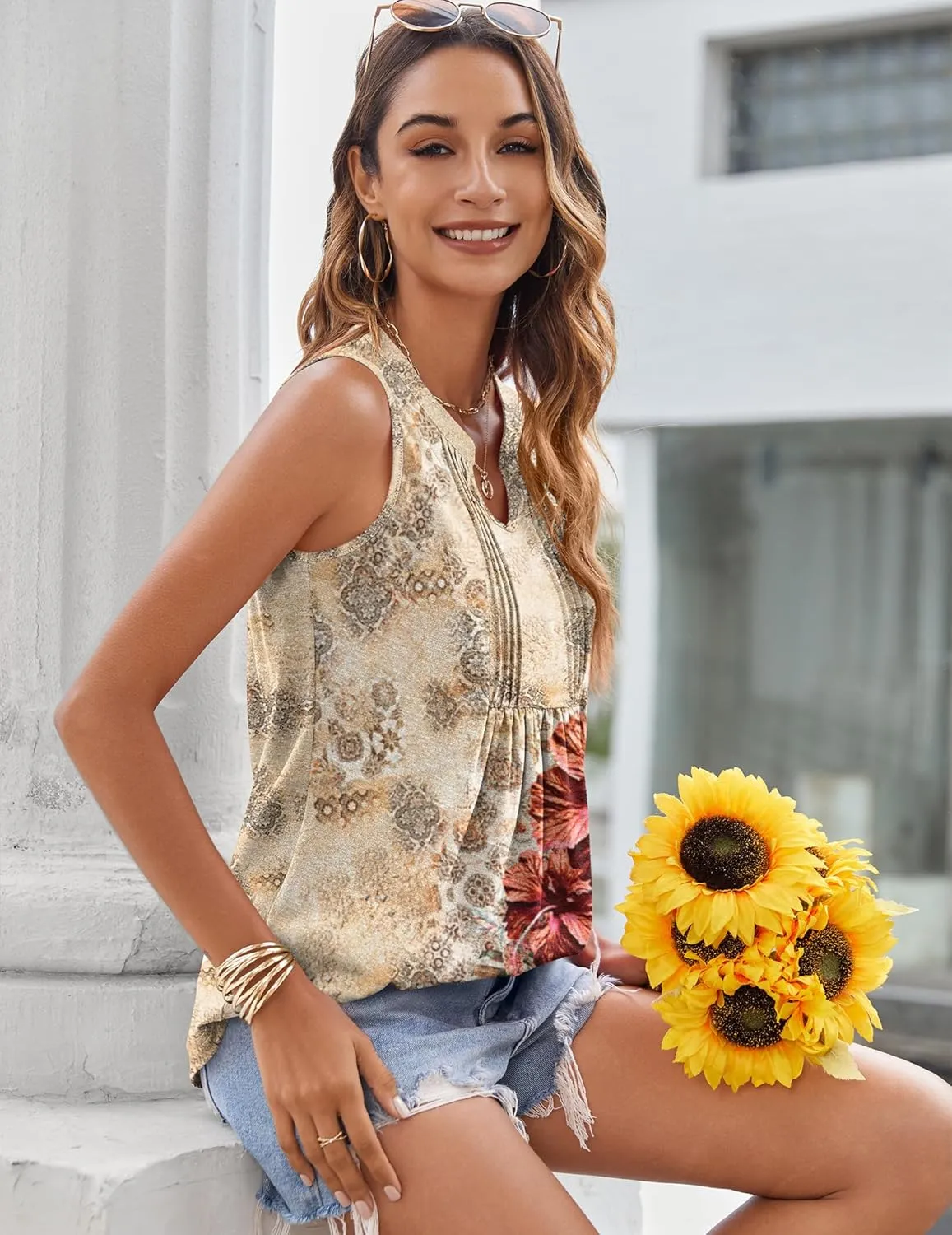 Zeagoo Womens Summer Tank Tops Pleated V Neck Floral Solid Loose Fit Tops Casual Flowy Sleeveless Tunic Shirts 2025 Clothes