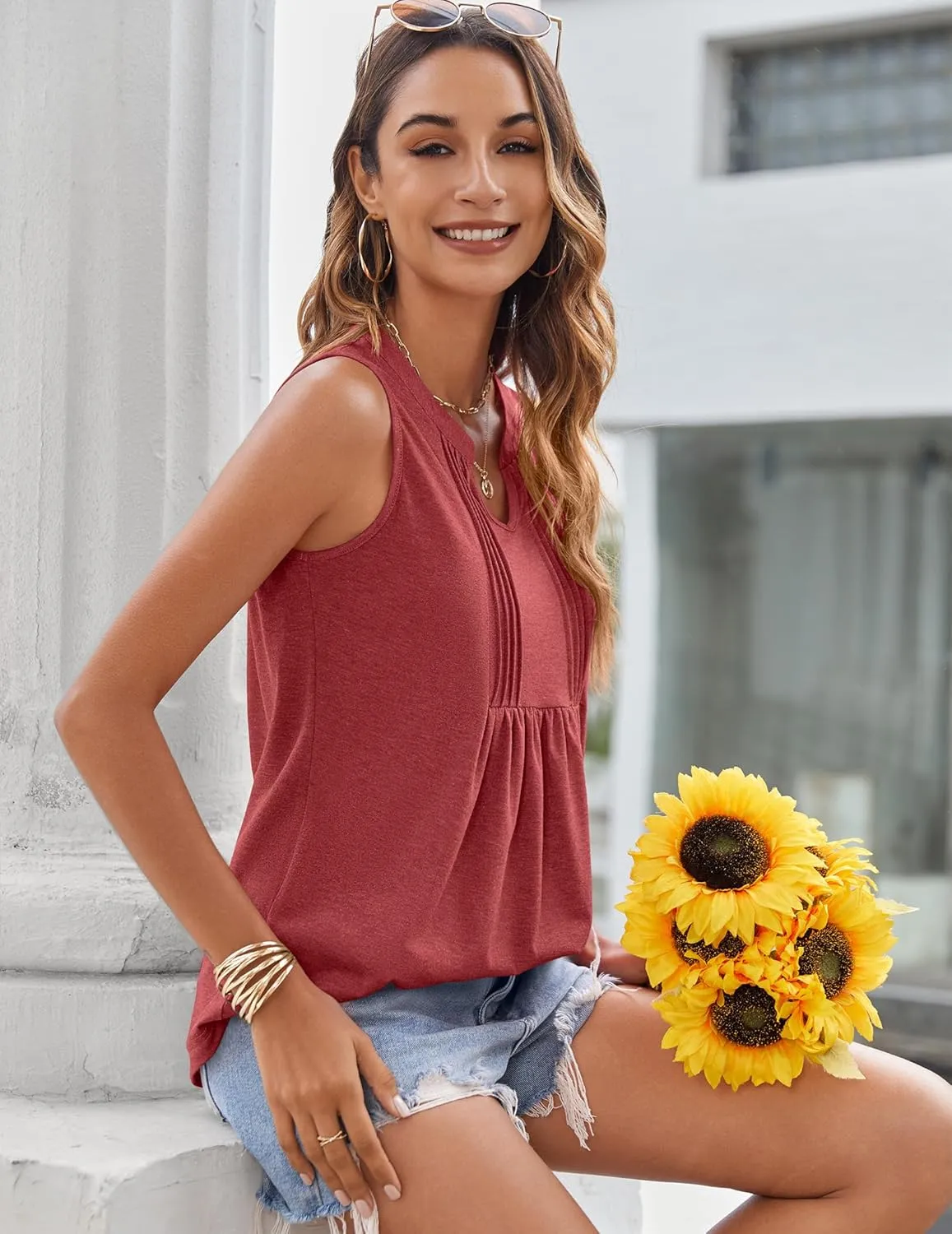 Zeagoo Womens Summer Tank Tops Pleated V Neck Floral Solid Loose Fit Tops Casual Flowy Sleeveless Tunic Shirts 2025 Clothes